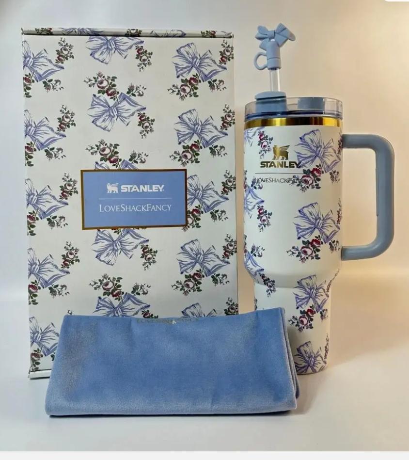 Stanley x LoveShackFancy Quencher H2.0 FlowState Tumbler 40 oz – Holiday Rosa Beaux Blue with Gift Box