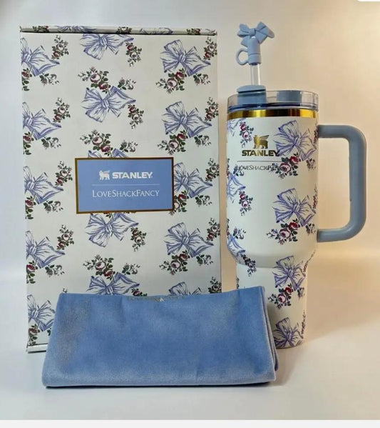 Stanley x LoveShackFancy Quencher H2.0 FlowState Tumbler 40 oz – Holiday Rosa Beaux Blue with Gift Box