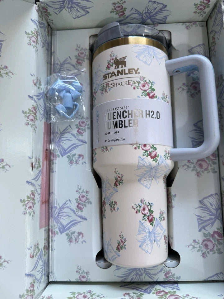 Stanley x LoveShackFancy Quencher H2.0 FlowState Tumbler 40 oz – Holiday Rosa Beaux Blue with Gift Box